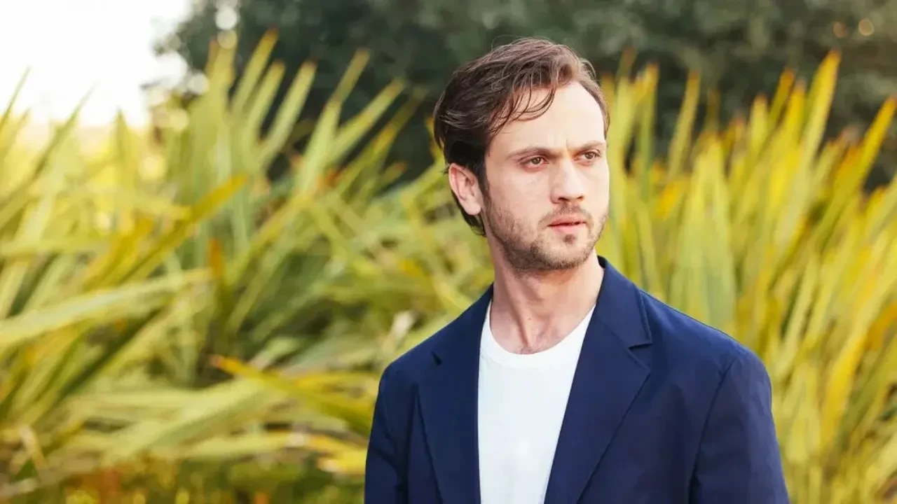Aras Bulut İynemli yanan villasını yeniledi! Tadilat için servet harcadı
