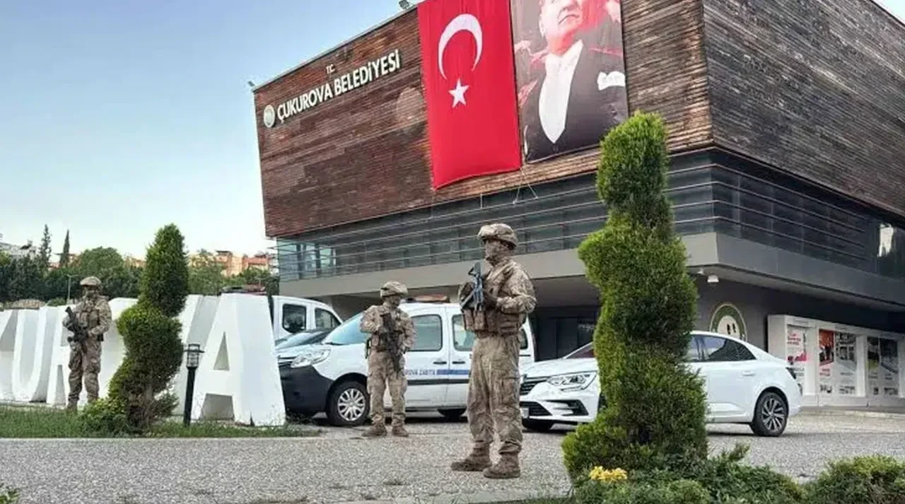 Çukurova Belediyesi soruşturmasında yeni gelişme: Tufanbeyli Belediye Başkanının kızı ve 'ATM Memurları' gözaltına alındı