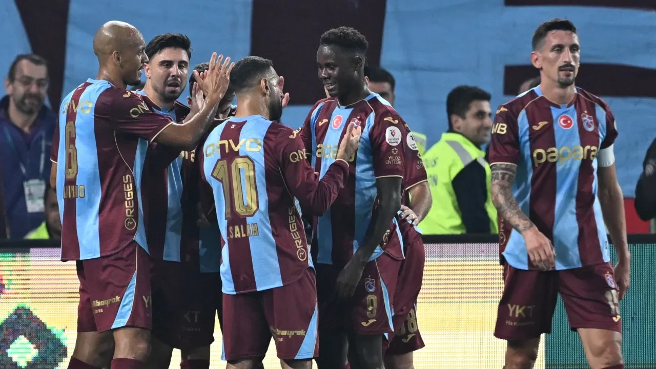 /spor/canli-mac-anlatimi-trabzonspor-ile-besiktas-derbide-karsilasiyor-3366064