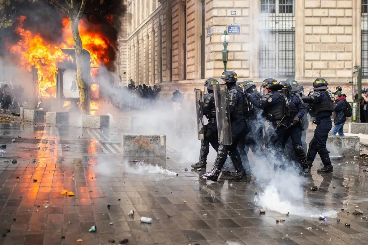Fransa'da protestolar ülke markaları vurdu: Milyonlarca euroluk zarar