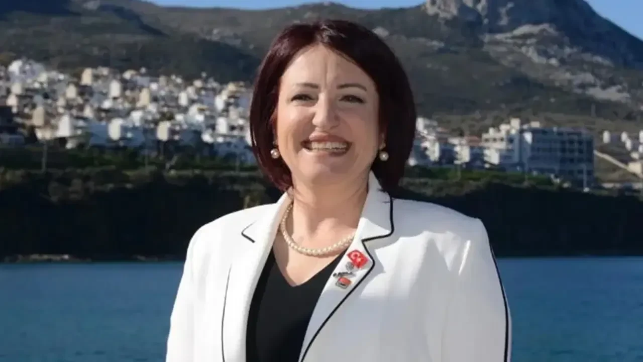 Karaburun Belediye Başkanı İlkay Girgin Erdoğan, YENİ Parti'den istifa etti!