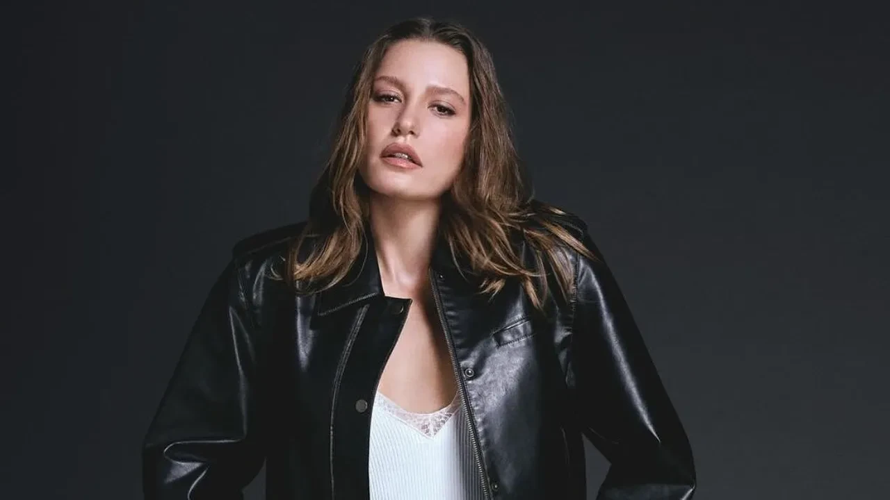 Serenay Sarıkaya’ya restoranda sürpriz not! Masasına gelen mesaj şaşırttı
