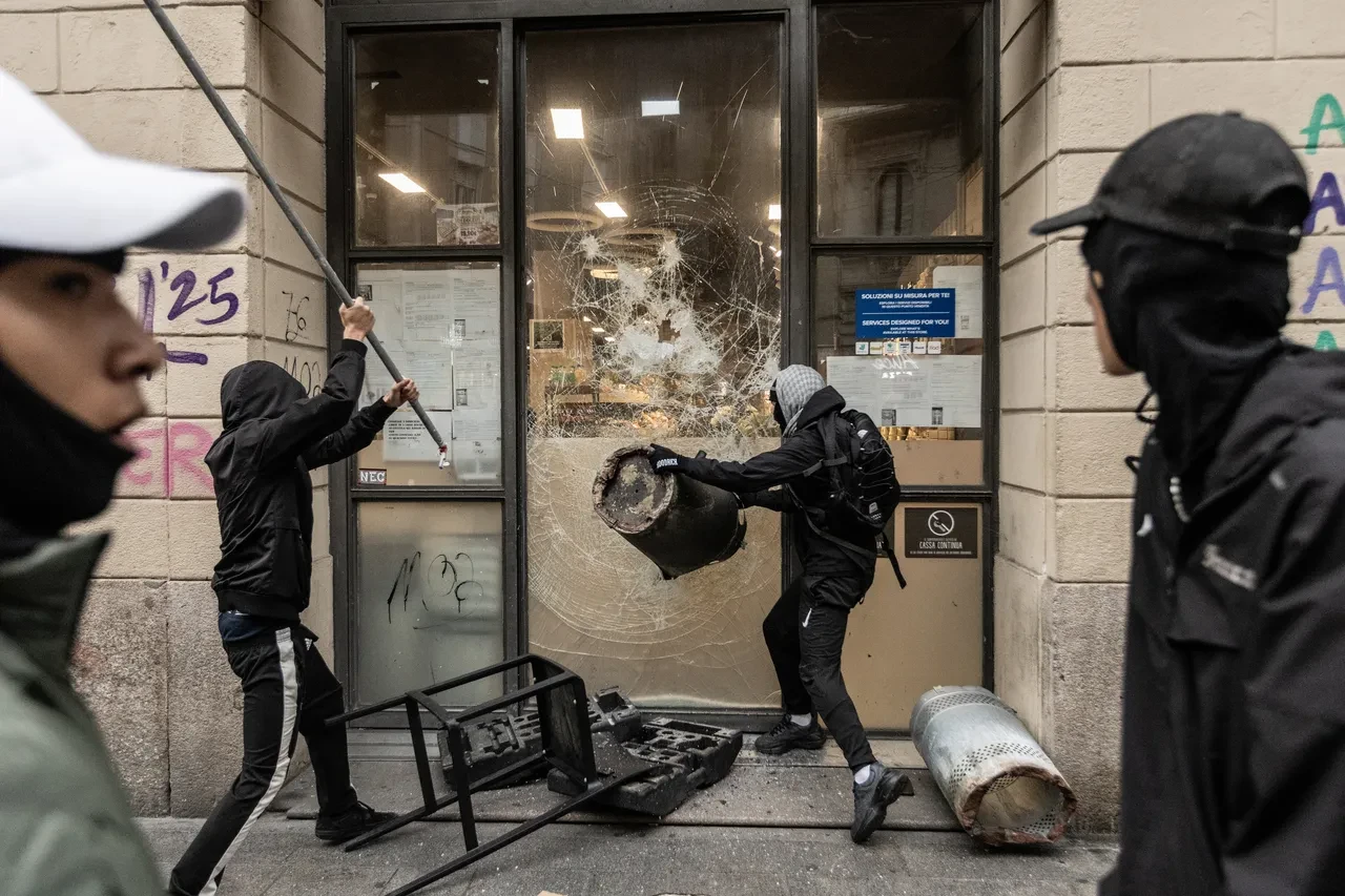 Şiddet olayları İtalya Milano'ya sıçradı! Bir adam yağmacıları tek başına bertaraf etti 