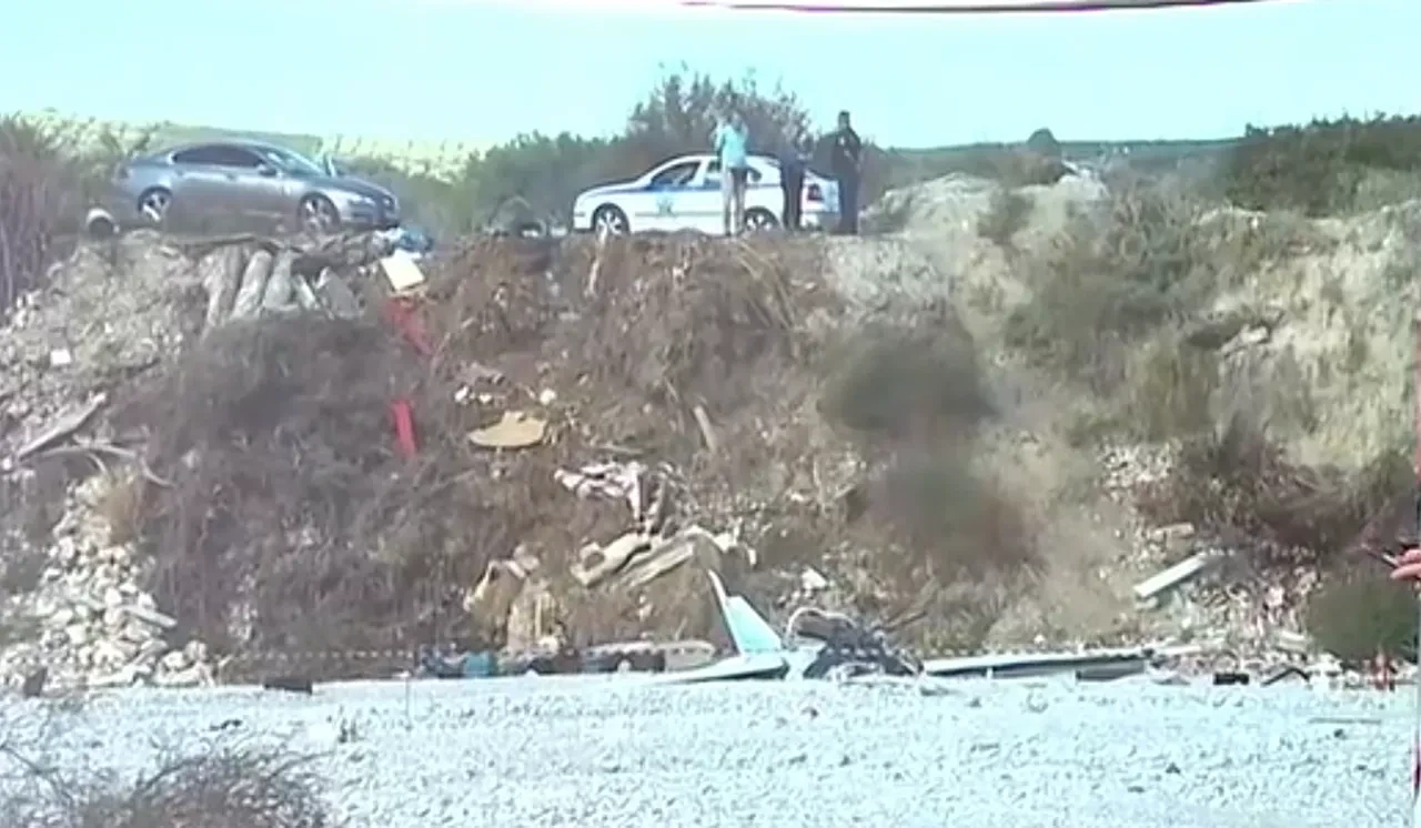 Yunanistan'da küçük uçak düştü: Pilot ve yolcu öldü