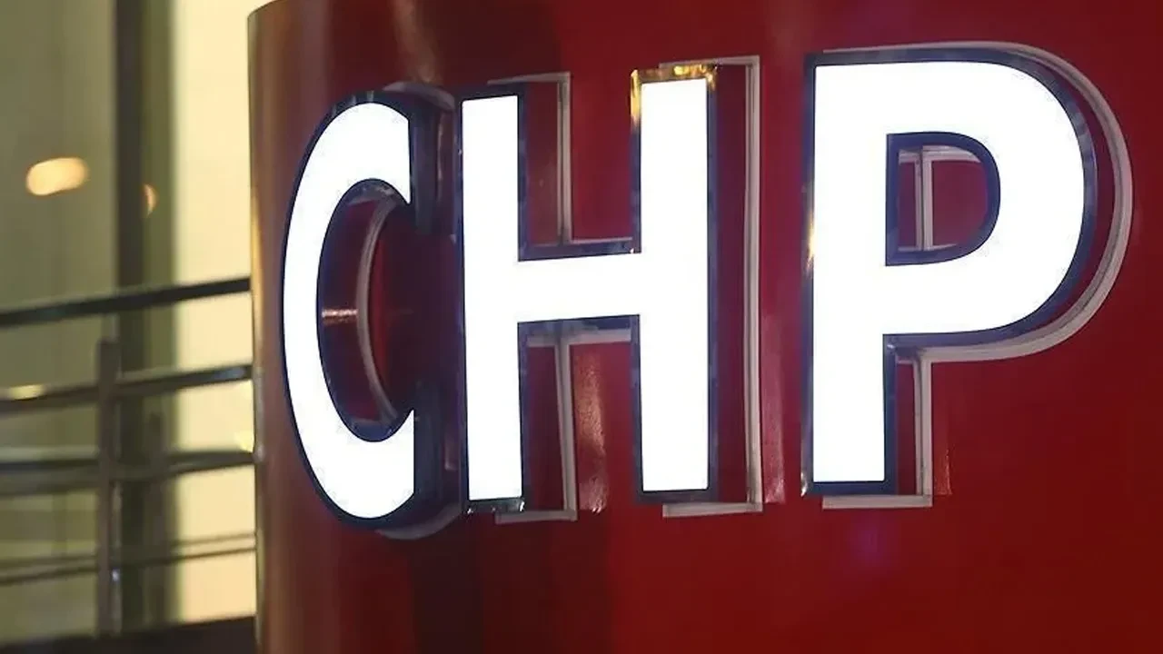 CHP'de sular durulmuyor! Bir belediye başkanı daha istifa etti