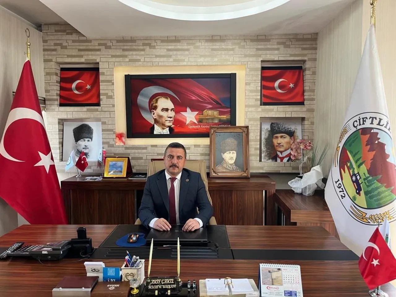 CHP'de sular durulmuyor! Bir belediye başkanı daha istifa etti