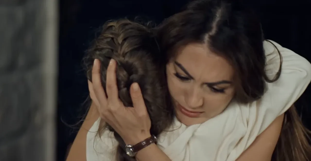 Cihangir Ceyhan'ın yeni dizisi beğeni topladı! Anne Yarısı hangi gün, oyuncu kadrosunda kimler var?