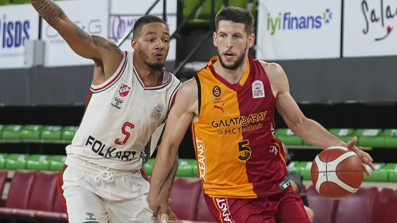 Galatasaray MCT Technic, Karşıyaka'ya mağlup oldu! Sarı-kırmızılılar ilk yenilgisini aldı