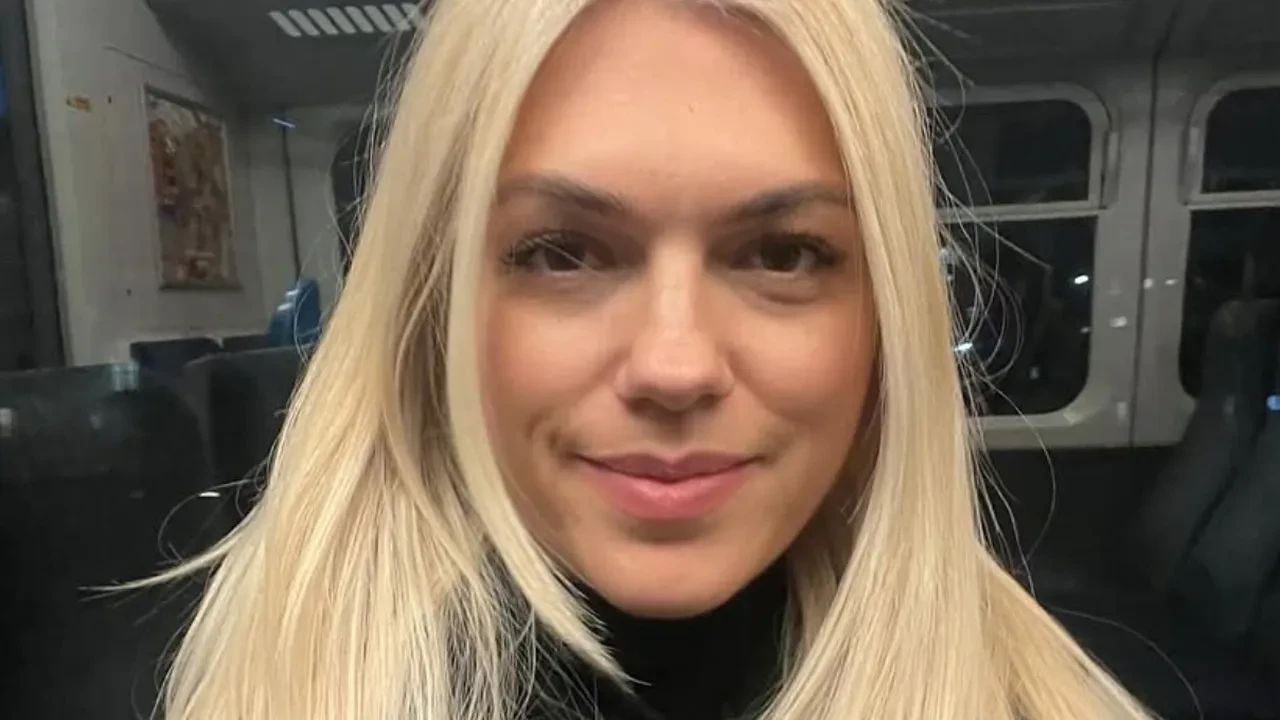 Hayat Bilgisi'nin Barbie'si İpek Erdem 10 yıl sonra imaj tazeledi! Artık barbie değil