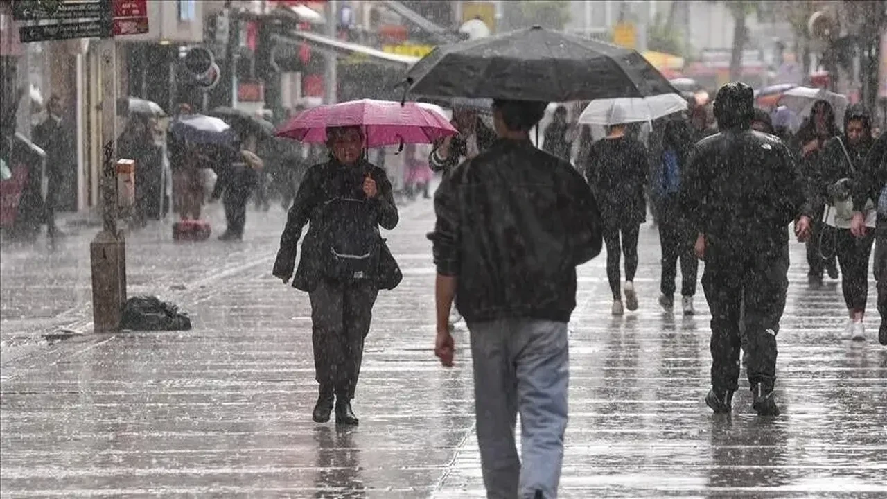 Yarın İstanbul'da hava nasıl? 3 4 Ekim hafta sonu yağmur var mı, pazar günü yağışlı mı?