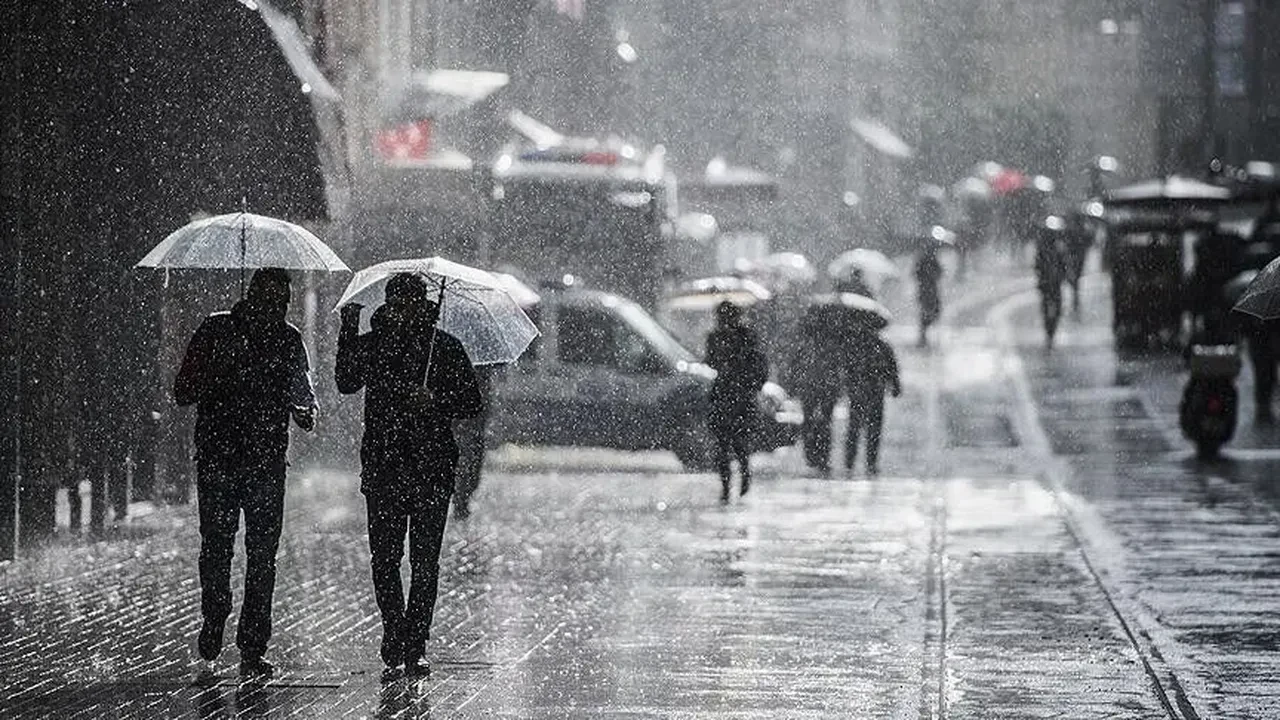 Yarın İstanbul'da hava nasıl? 3 4 Ekim hafta sonu yağmur var mı, pazar günü yağışlı mı?