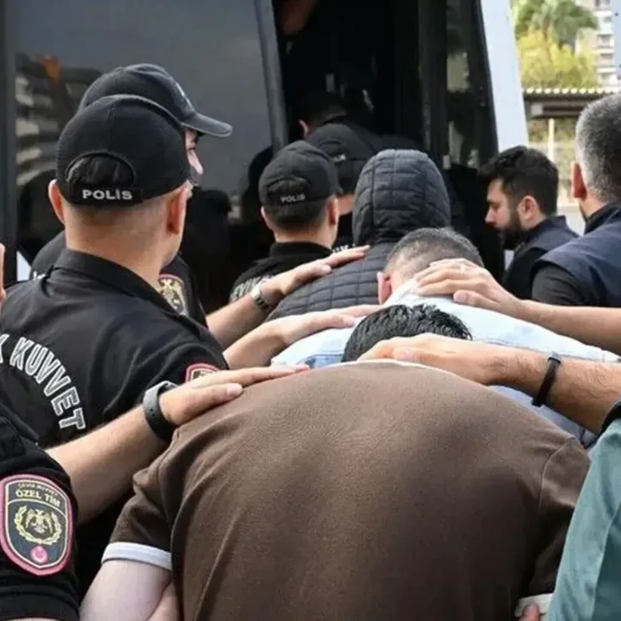 Yasa dışı bahis operasyonunda 33 tutuklama
