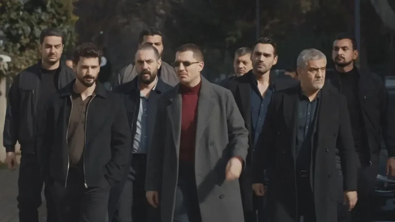 Yeraltı dizisinin afişi dillere düştü! The Vampire Diaries kopyala yapıştır
