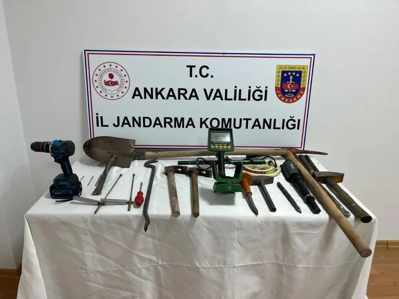 Ankara'da jandarmadan geniş çaplı operasyon: Çok sayıda gözaltı var