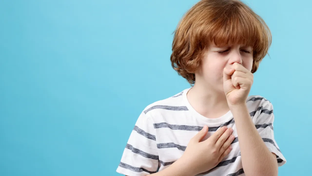 Çocuklarda öksürüğe hemen şurup vermeyin! Evde uygulanabilecek 5 güvenli yöntem