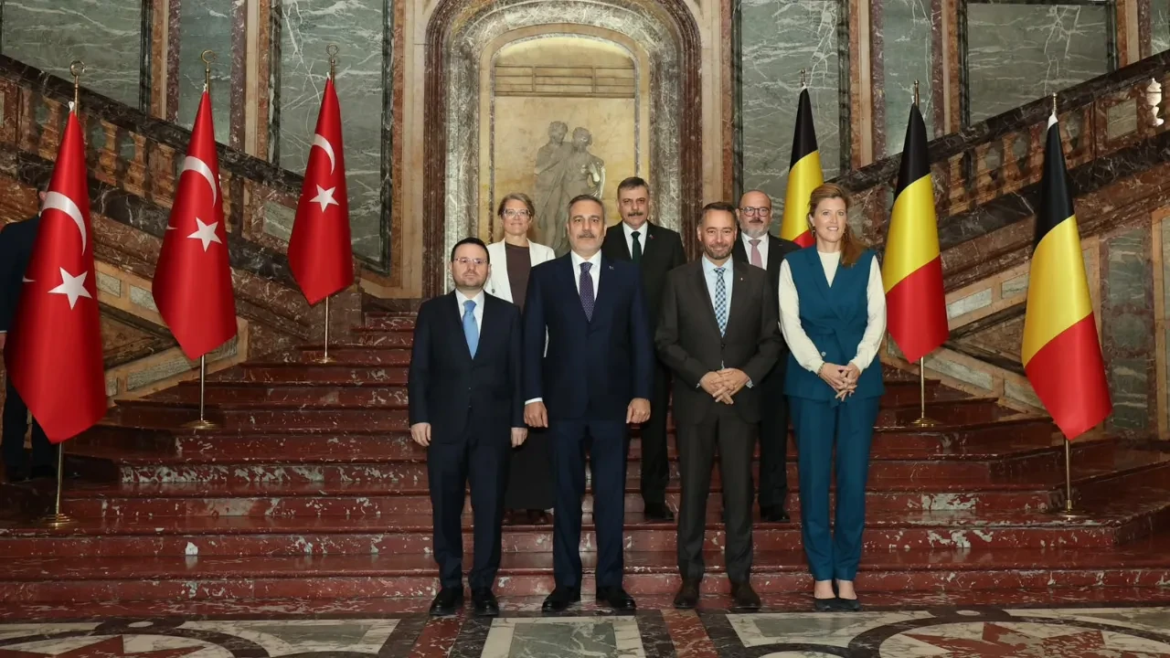 Dışişleri, İçişleri ve Adalet Bakanlarımızın Brüksel çıkarmasından ilk kareler