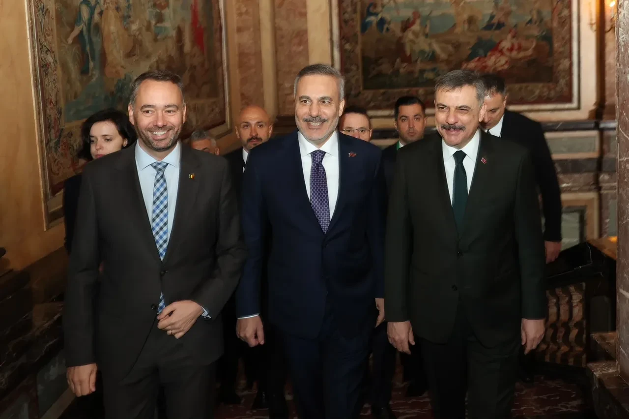 Dışişleri, İçişleri ve Adalet Bakanlarımızın Brüksel çıkarmasından ilk kareler