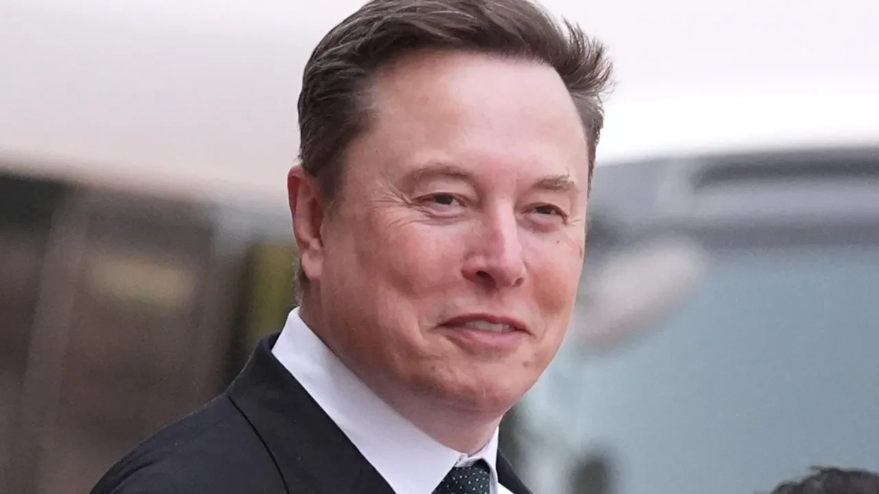Elon Musk'tan 73 milyon çocuğa müjde: Her birine SpaceX hissesi verecek