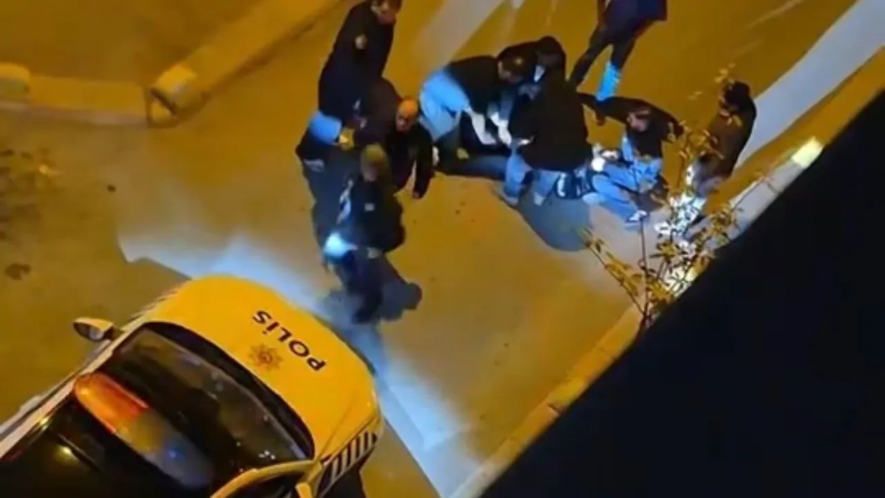 Eskişehir'de tartışma kavgaya döndü: 20 yaşındaki genç bıçaklandı