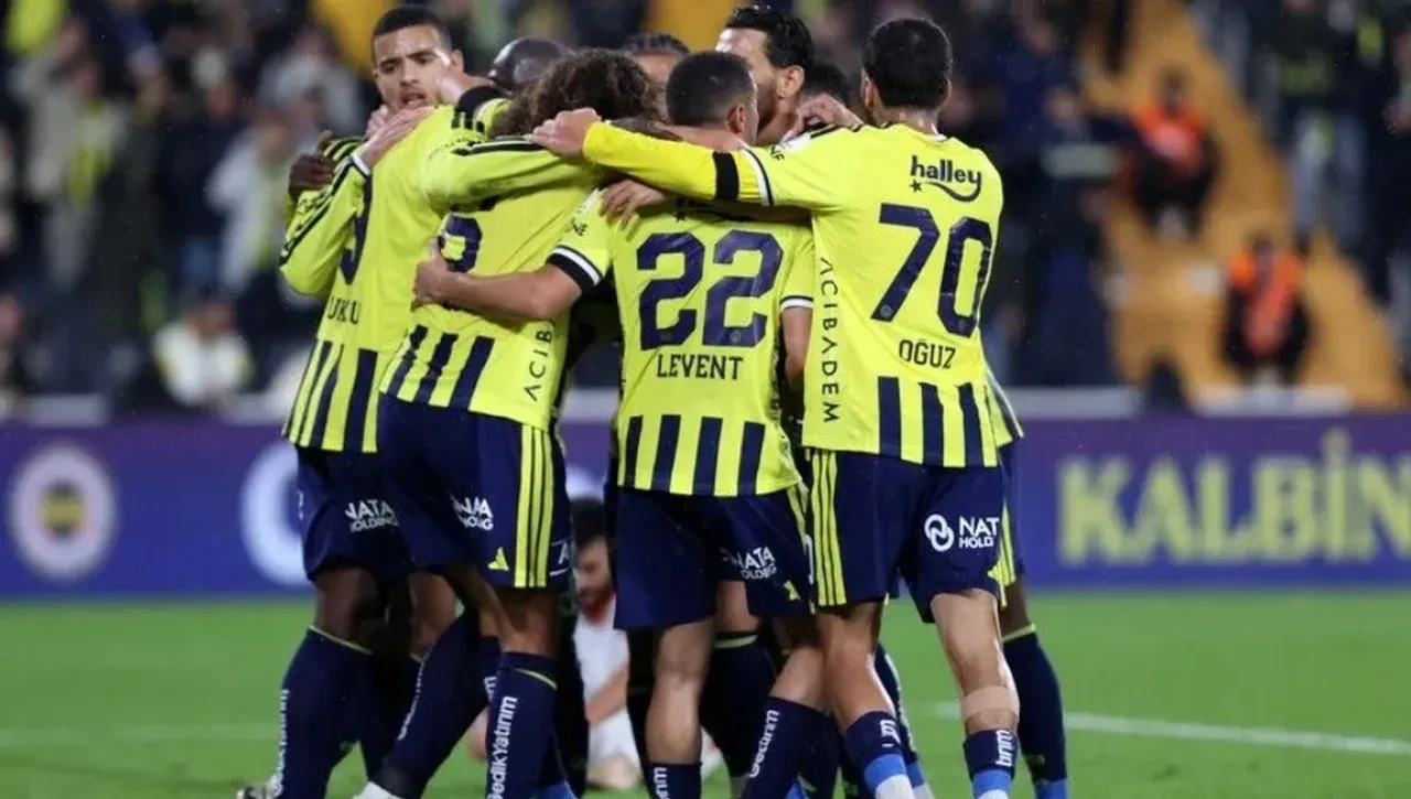 Fenerbahçe maçı hangi kanalda? FB Slavia Prag Şampiyonlar Ligi maçı şifresiz yayınlanacak