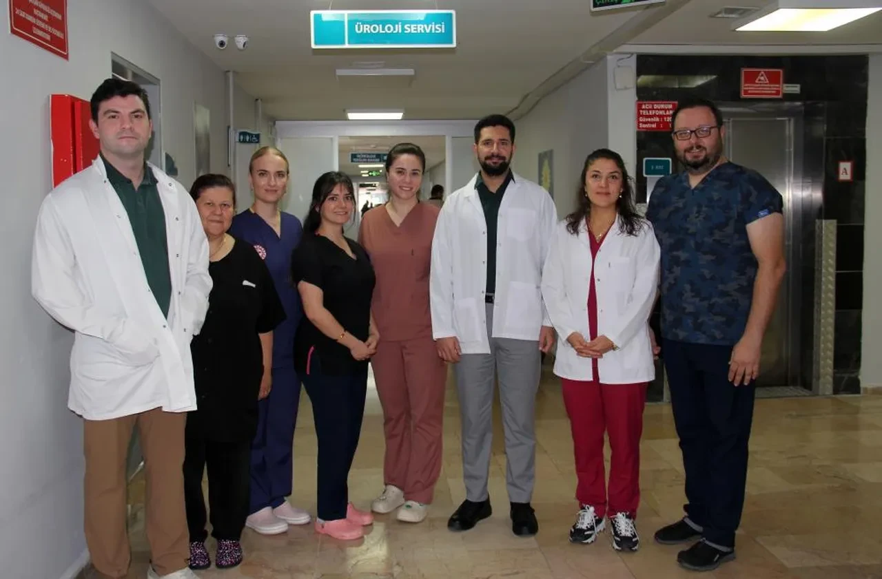 Giresun'da tıp tarihine geçecek ameliyat! Böbrek ağrısı sanılan olay dünyanın 4. vakası çıktı