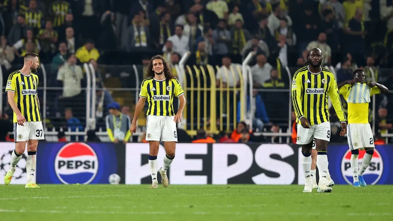 Kadıköy'de İsmail Kartal'a "İstifa" tezahüratı