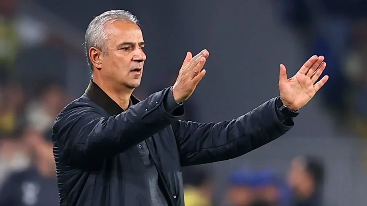 Kadıköy'de İsmail Kartal'a "İstifa" tezahüratı