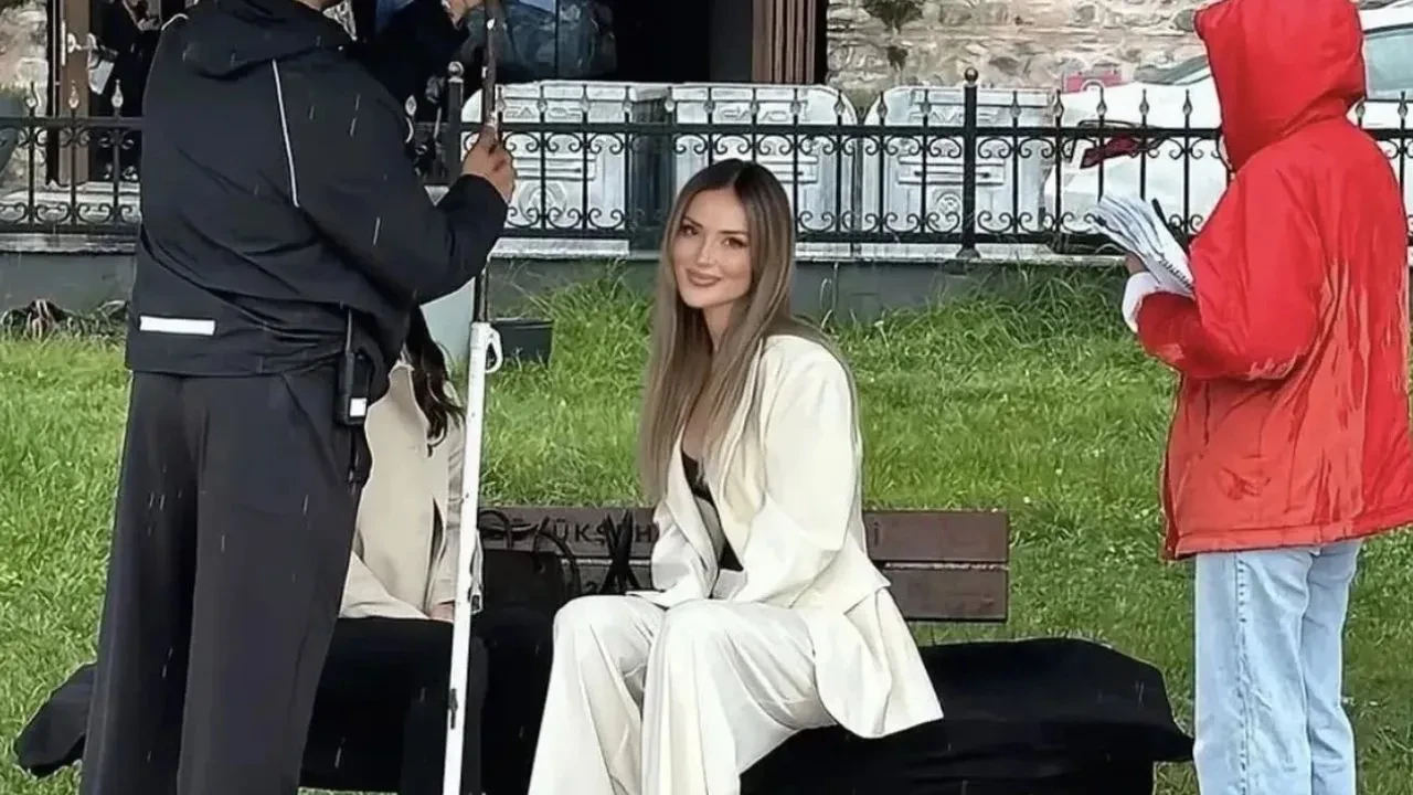 Kızılcık Şerbeti yapımcılarından Cansu Taşkın açıklaması! Senaryoya uymadı