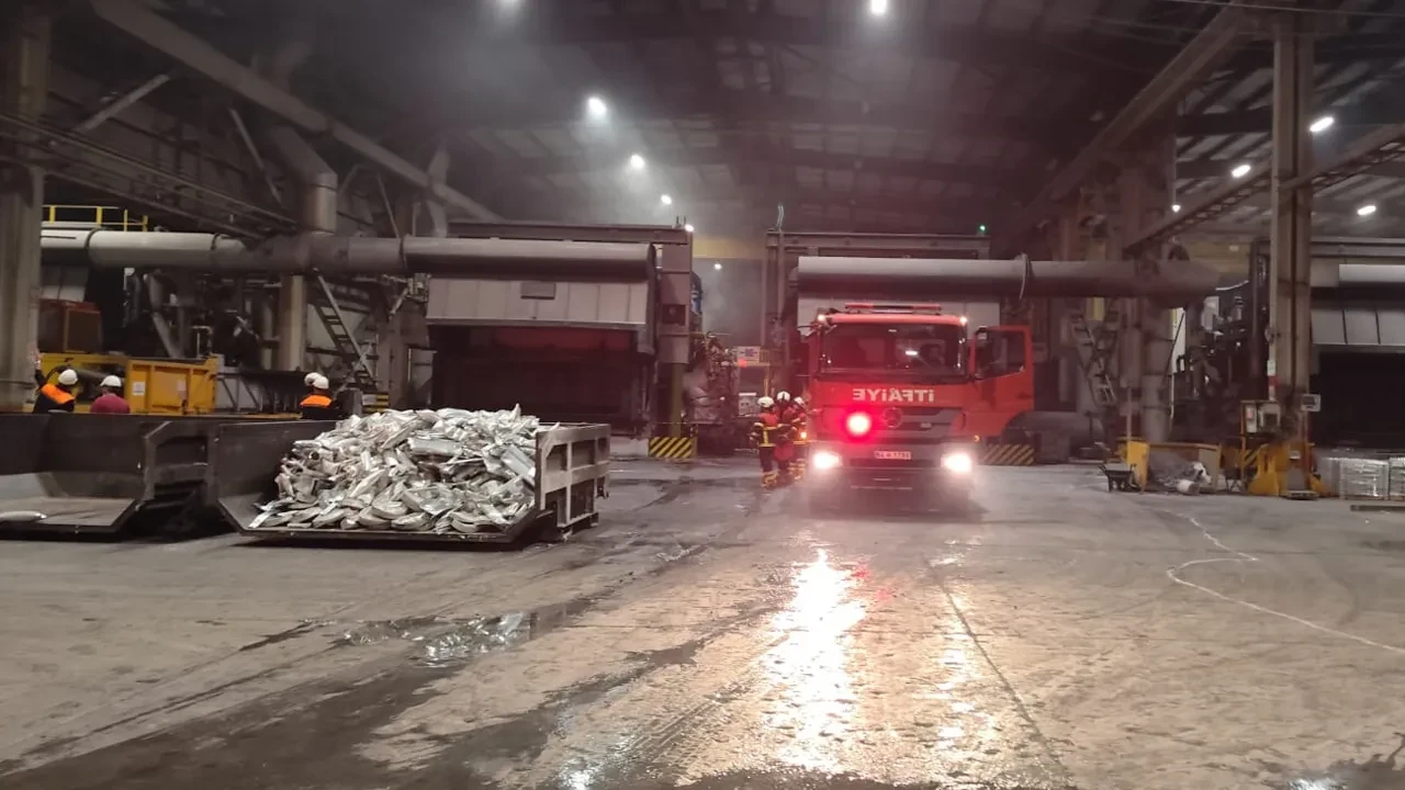 Sakarya'da alüminyum fabrikasında patlama: 3 yaralı