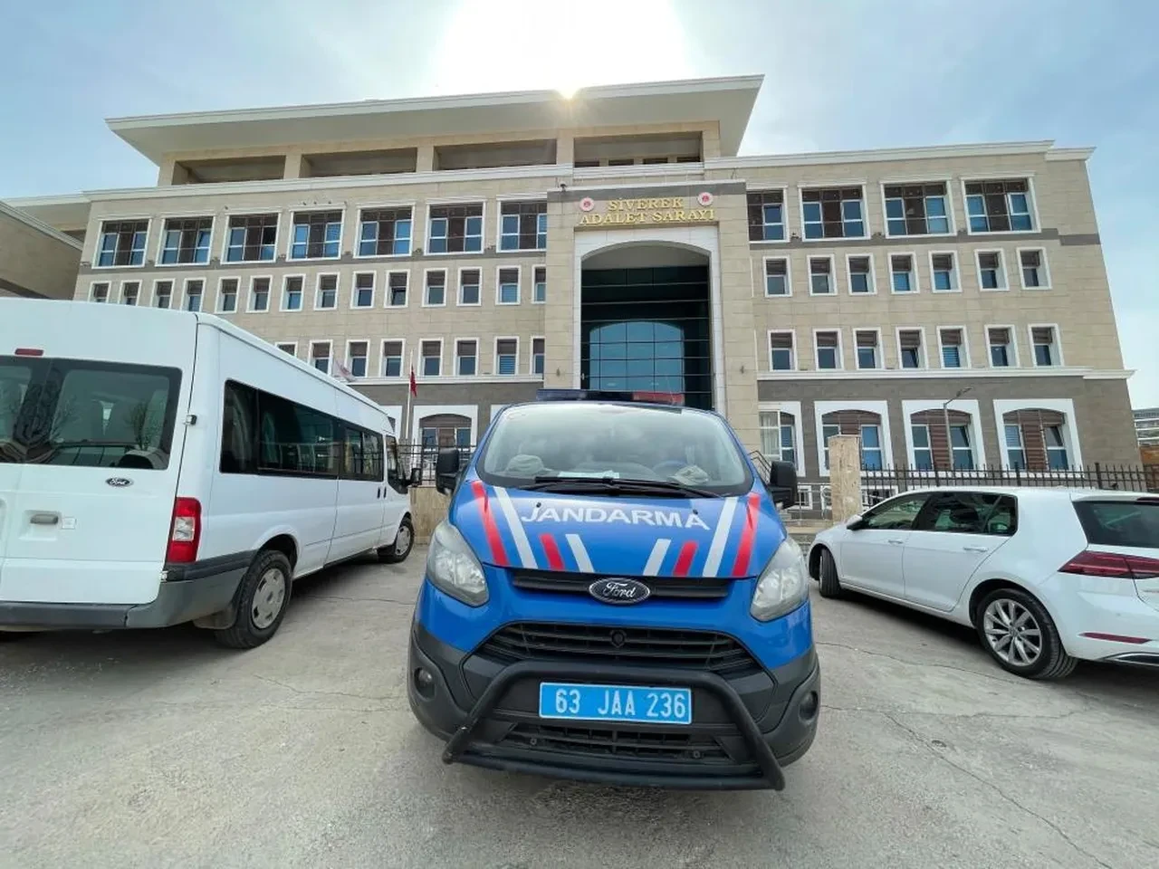 Şanlıurfa'da 16 yaşındaki kız çocuğunun istismar edilip fuhşa zorlandığı iddiasıyla 15 kişi gözaltına alındı