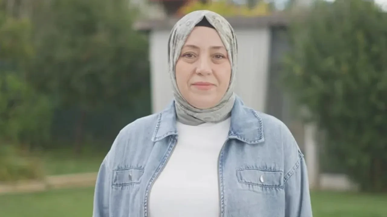 Yemekteyiz Müberra kimdir? Kaç yaşında, nereli ve ne iş yapıyor?