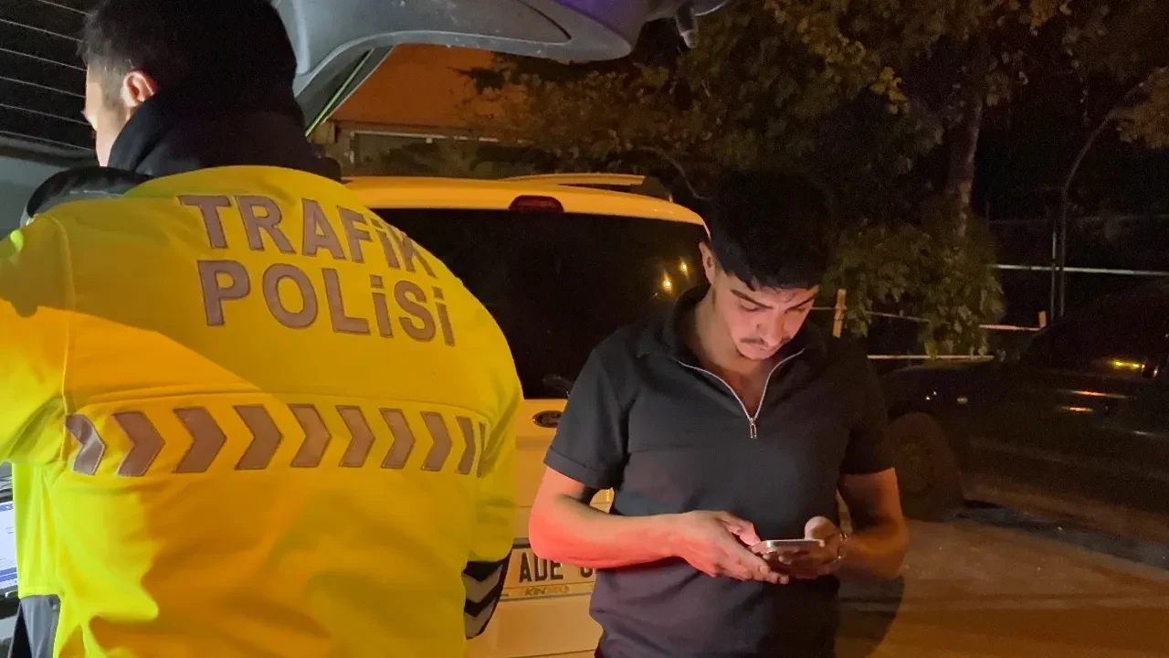 700 bin TL'ye yakın ceza yedi, polisi böyle tehdit etti: O anlar kamerada 