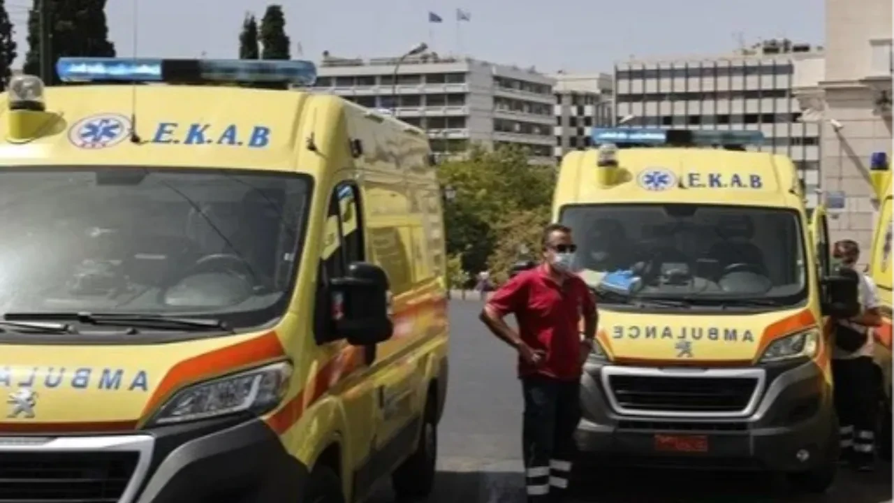 Atina'da şüpheli poşette patlama: 2'si polis çok sayıda yaralı