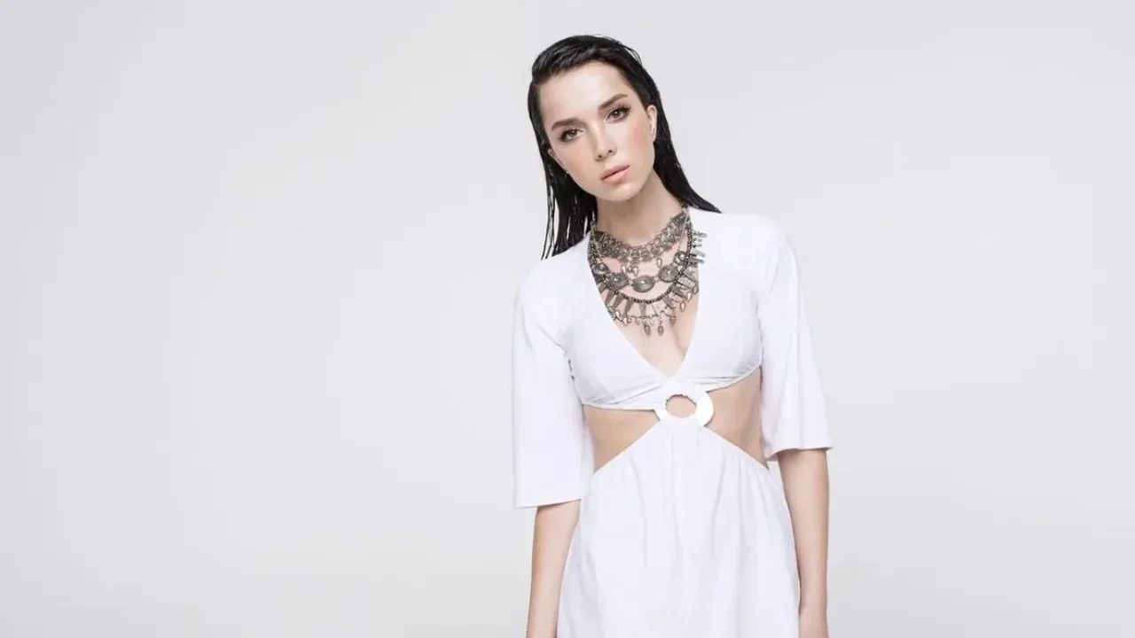 Elif Ece Uzun kimdir? Elif Ece Uzun kaç yaşında? Elif Ece Uzun kiminle evli?