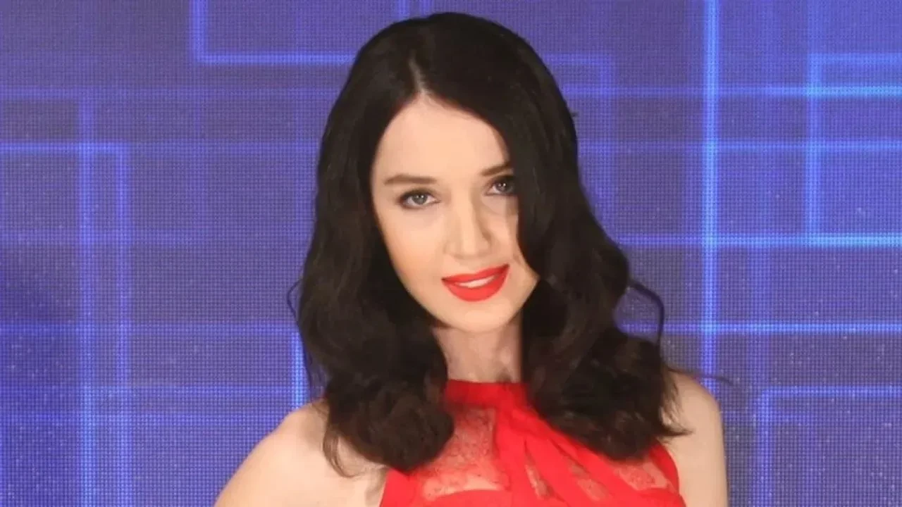 Elif Ece Uzun kimdir? Elif Ece Uzun kaç yaşında? Elif Ece Uzun kiminle evli?