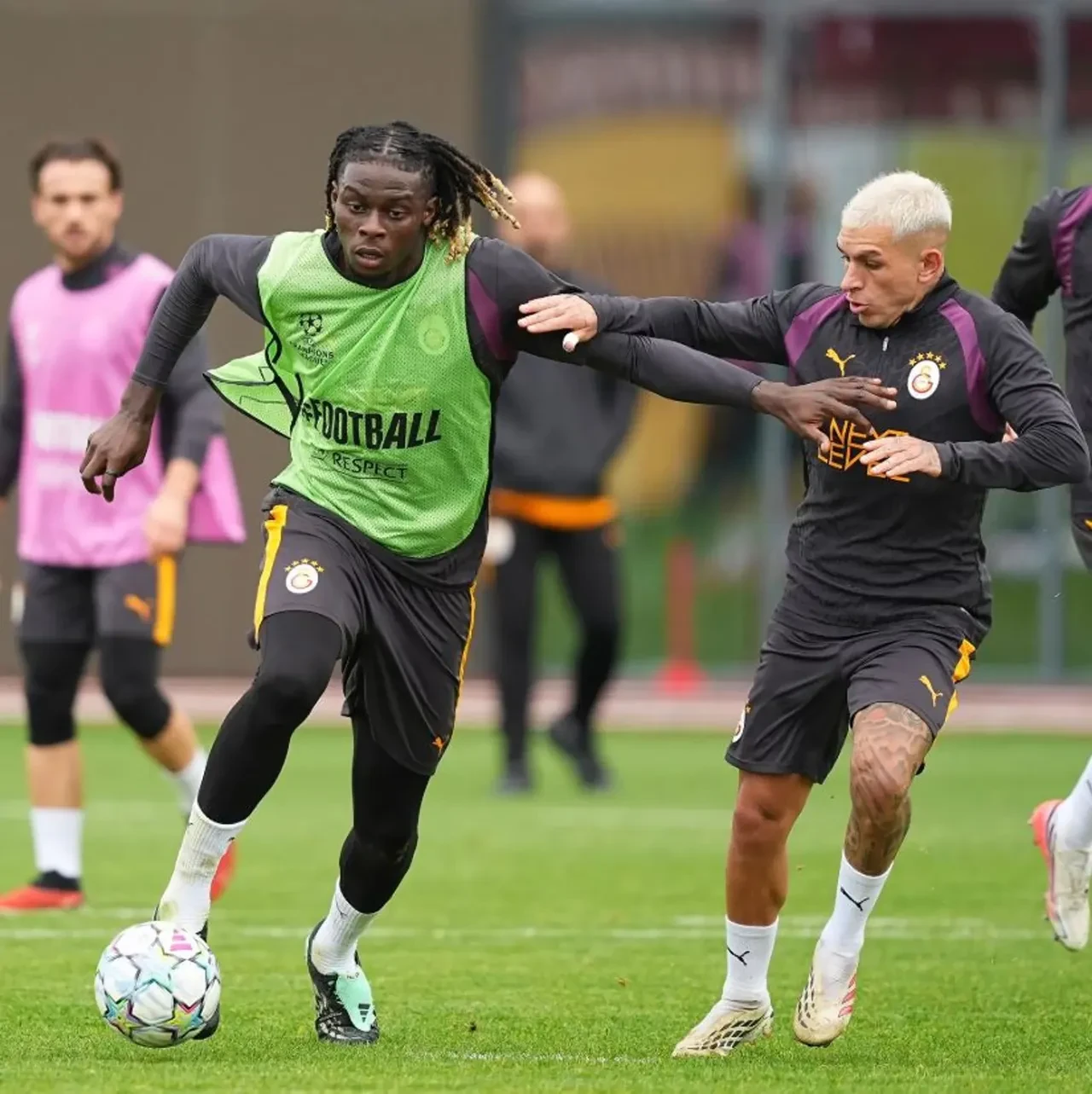 Galatasaray'da sürpriz ayrılık gelişmesi! Yıldız oyuncunun menajeri görüşmelere başladı