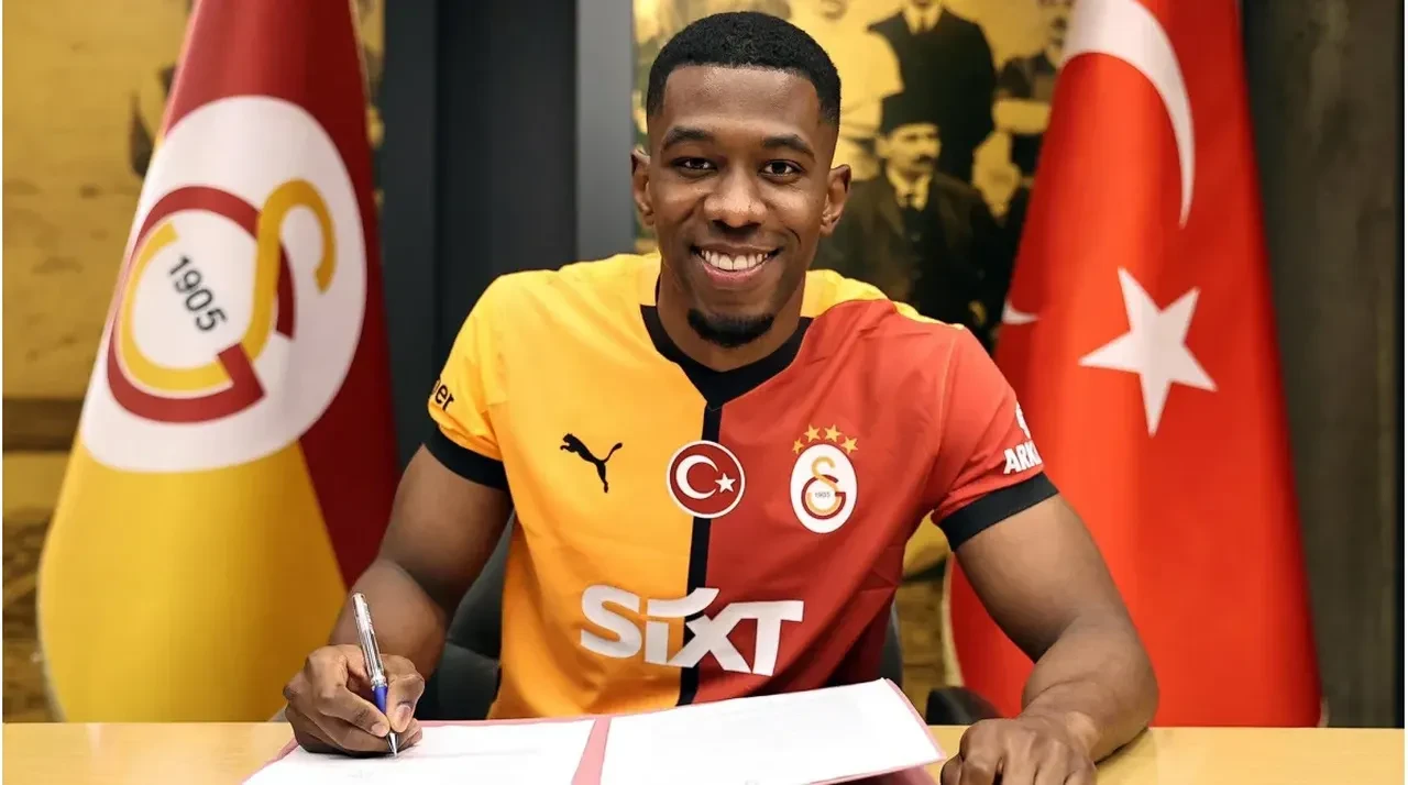 Galatasaray'da sürpriz ayrılık gelişmesi! Yıldız oyuncunun menajeri görüşmelere başladı
