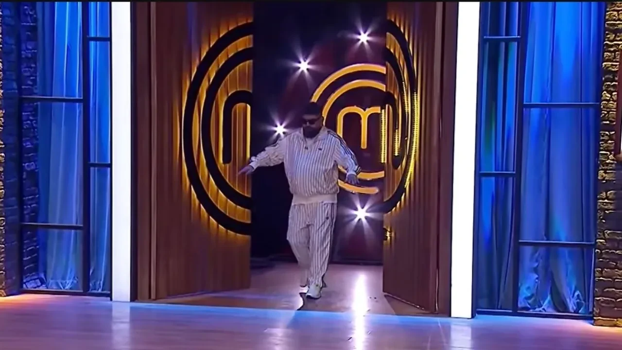 MasterChef’e Demet Akalın, Şafak Sezer ve Eypio konuk oldu! Kahkahalar havada uçuştu