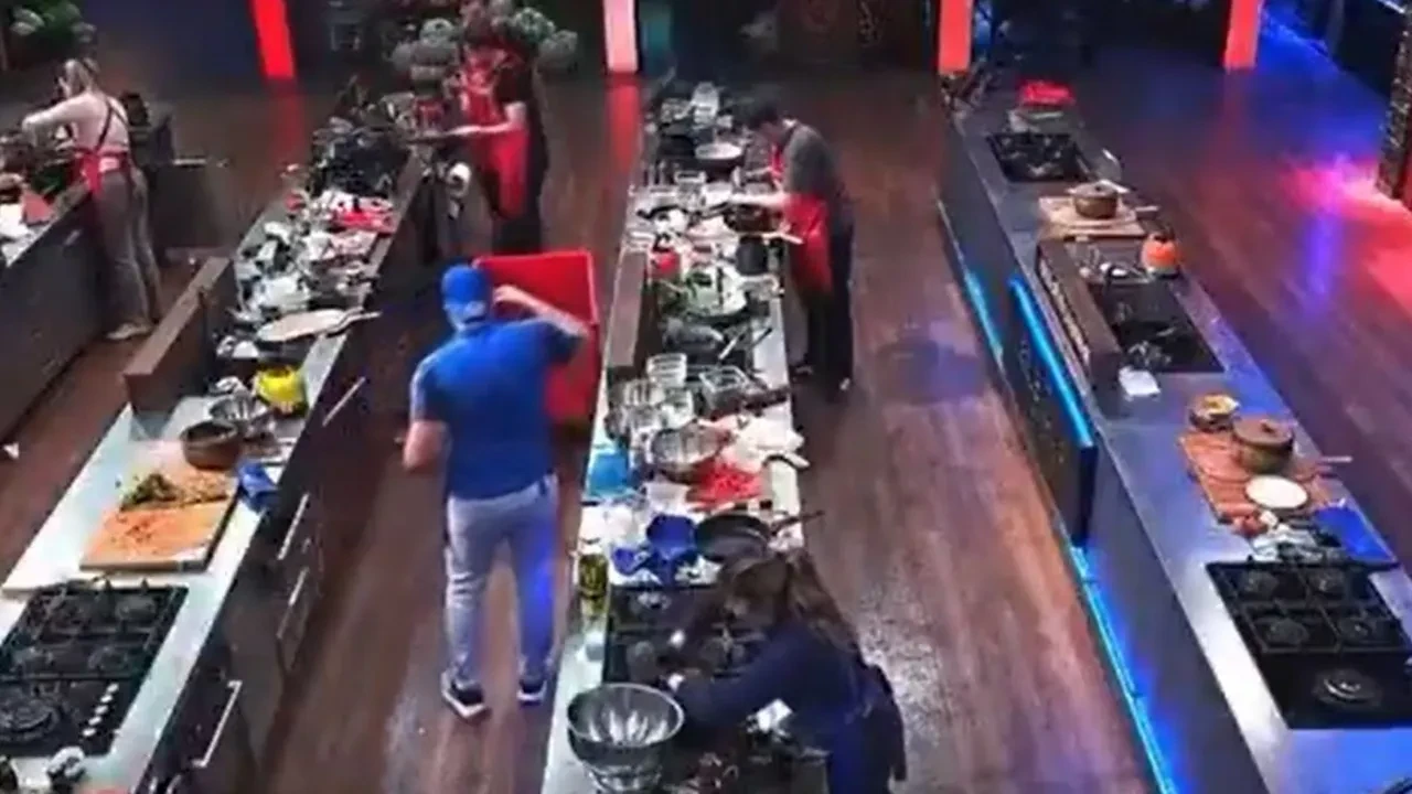 MasterChef’te Şadi’ye çifte tadım tepkisi! MasterChef’te Şadi olayı sosyal medyayı karıştırdı