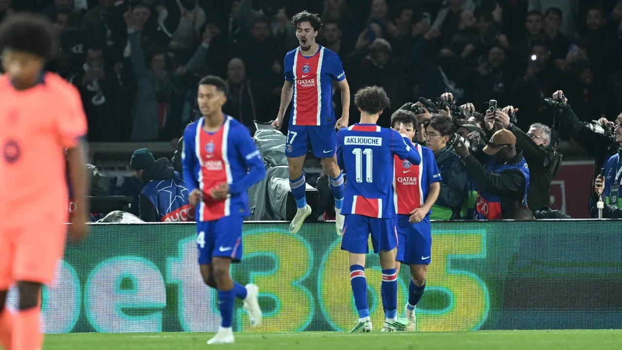 PSG, Barcelona'yı 4 golle yıktı! Fransız ekibinden 4-2'lik zafer