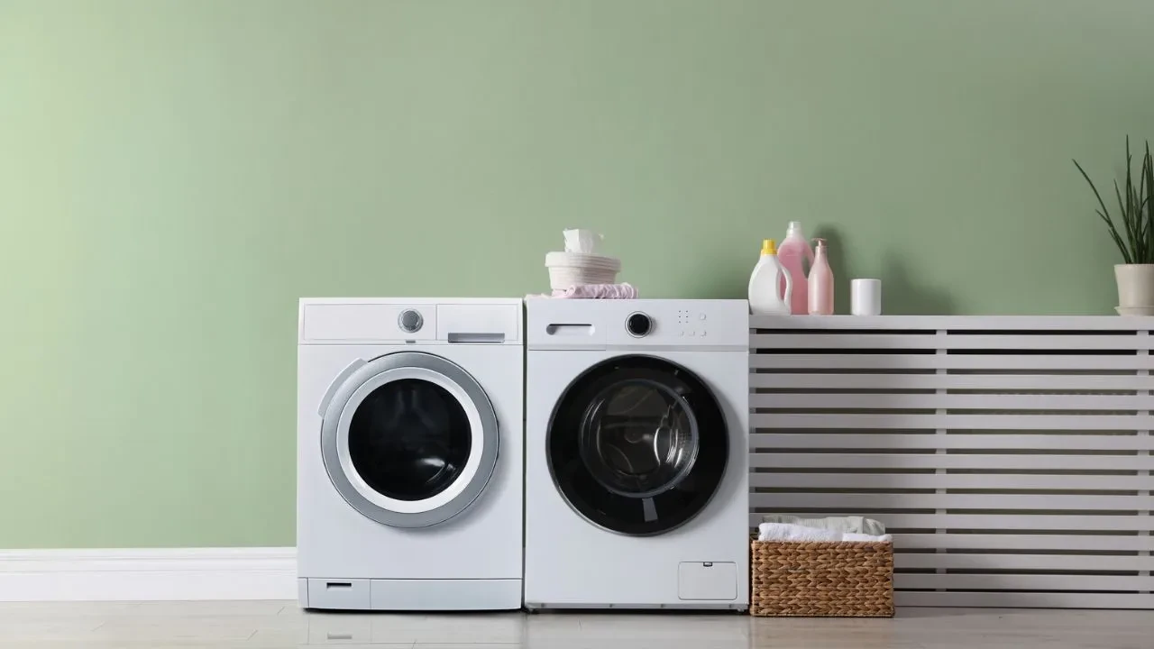 Renkli kıyafetlerin renklerini soldurmayan çamaşır makinesi sırrı! Ayarları değiştirin