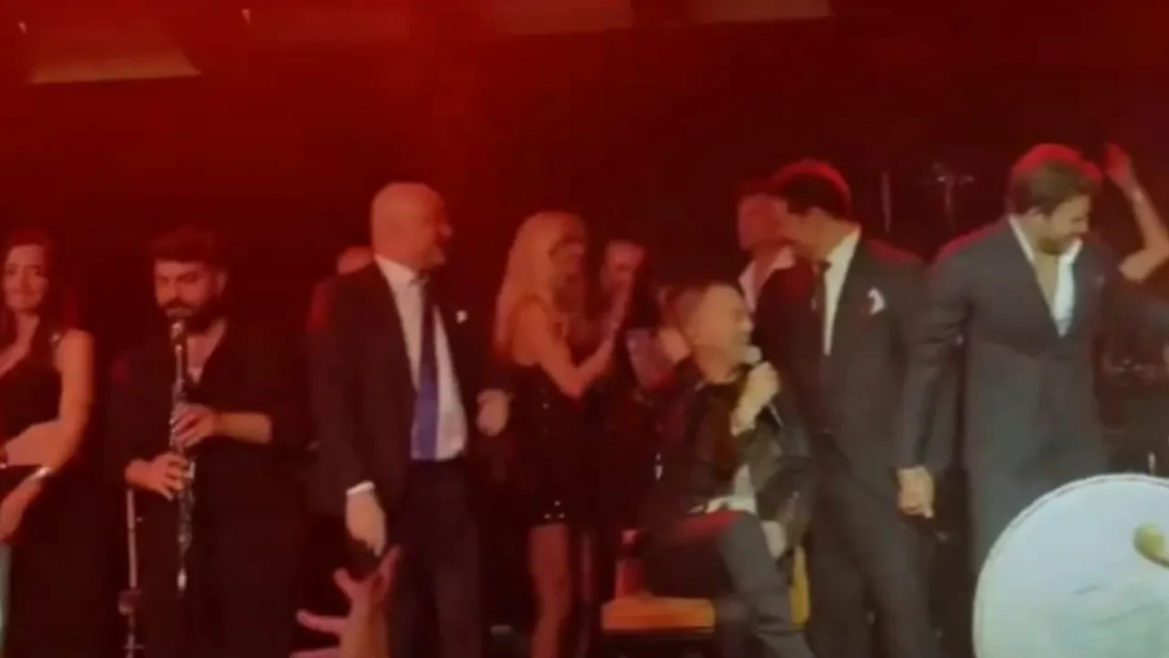 Serdar Ortaç’tan Çağatay Ulusoy’a evlilik sorusu! “Sen Aslı’yla evlenecek misin?”