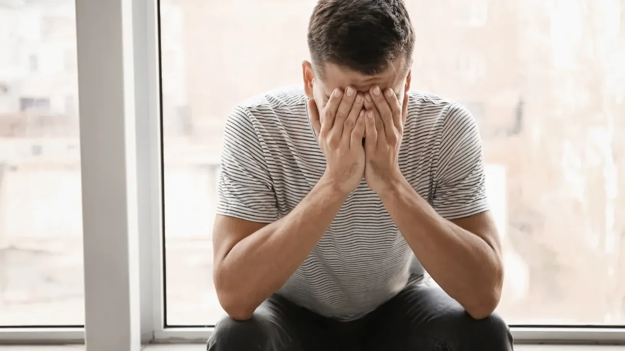 Sürekli yorgun ve mutsuz musunuz? Bu belirtilere dikkat: Depresyonda olabilirsiniz