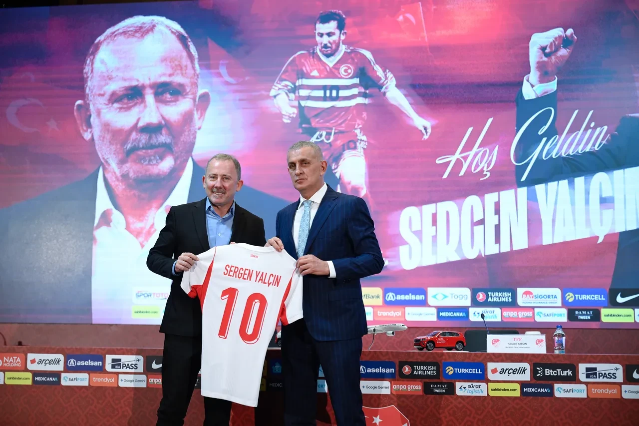 A Milli Takım'da Sergen Yalçın dönemi resmen başladı! Teknik ekibi açıklandı