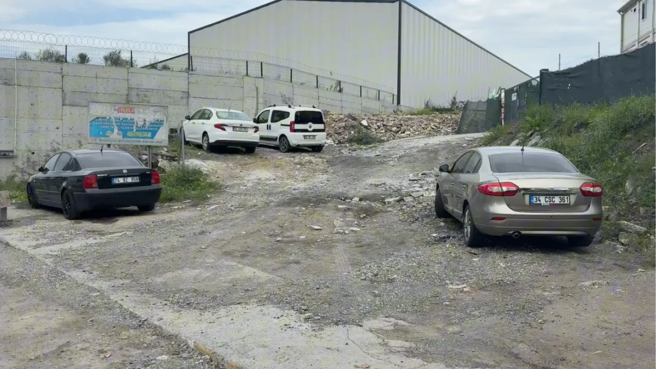 Bağcılar’da araç içerisinde ölü bulunan şahıs, Büyükçekmece saldırganı çıktı: Polis 3 şüphelinin peşinde