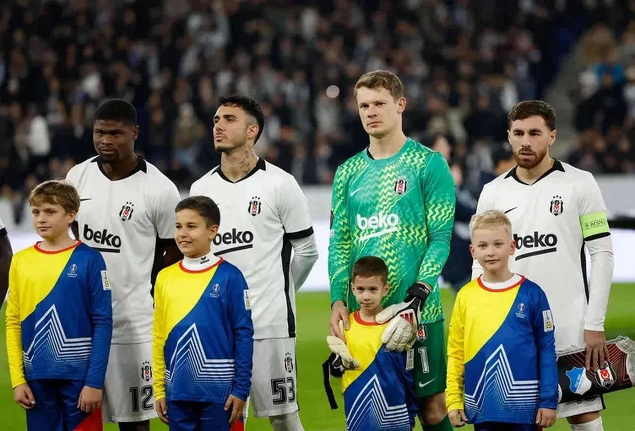 Beşiktaş, Crystal Palace karşısında galibiyet peşinde! Italiano’dan dikkat çeken kadro kararı: İşte dev maçın muhtemel 11'leri
