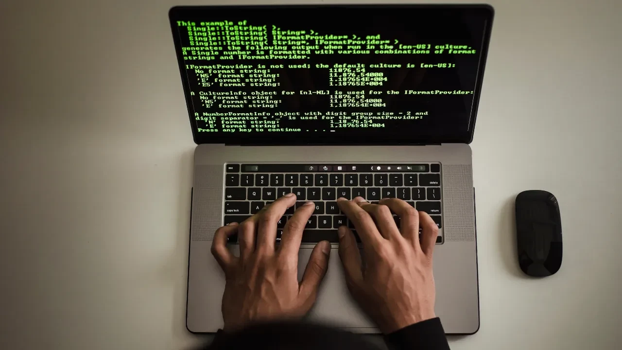 Dünya genelinde kırmızı alarm: Milyonlarca site tehdit altında! Siber güvenlik uzmanı uyardı: 'Şifre değiştirmek çözüm değil'