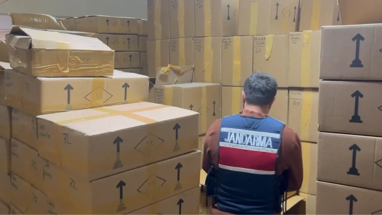 Dünyaca ünlü markaları taklit ettiler! Ele geçirilen parfümlerin değeri dudak uçuklattı