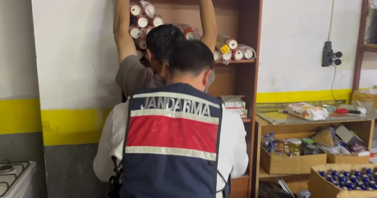 Dünyaca ünlü markaları taklit ettiler! Ele geçirilen parfümlerin değeri dudak uçuklattı