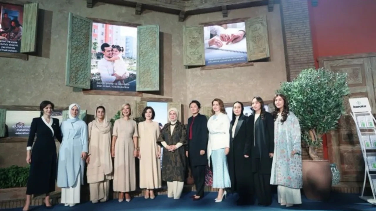 Emine Erdoğan Özbekistan’da! Beşerî sermaye reformları sergisini ziyaret etti 